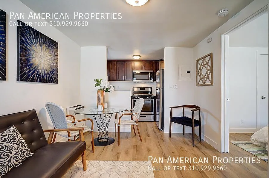 3 bed, 750 sqft, $2,295 — Photo 2