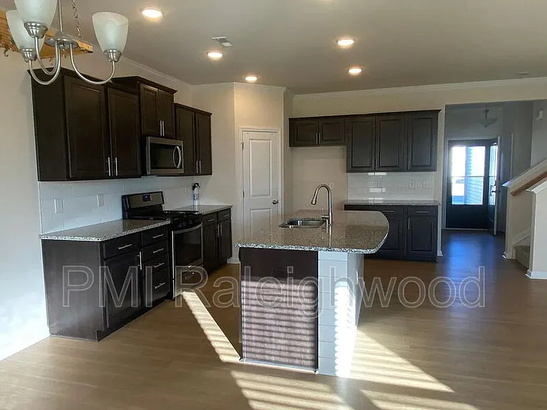 2124 Fox Chapel Pl — Photo 7