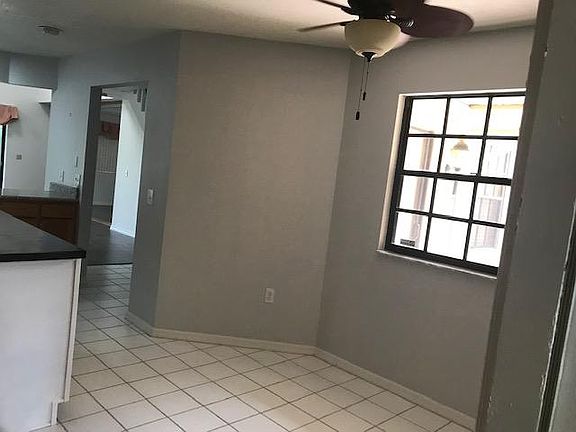 Large eat-in area of kitchen