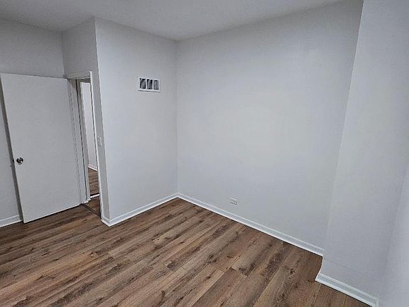3rd image of 402 Irving Ave #1