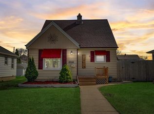 2356 S 62nd St, West Allis, WI 53219