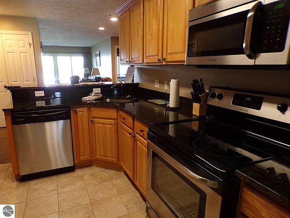 4th image of 1246 Sunnyside Dr #202