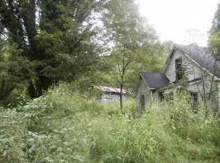 2207 Spring Creek Rd, Lafayette, TN 37083