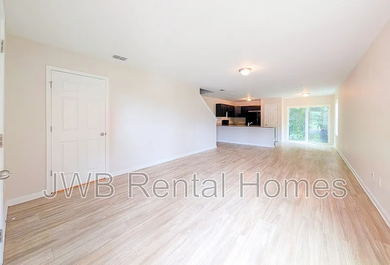Cedar Hills — Photo 4