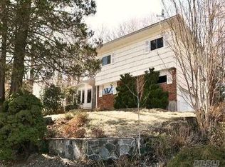 2 Park Pl, Oyster Bay, NY 11771