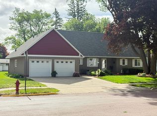 234 N 2nd Ave E, Truman, MN 56088