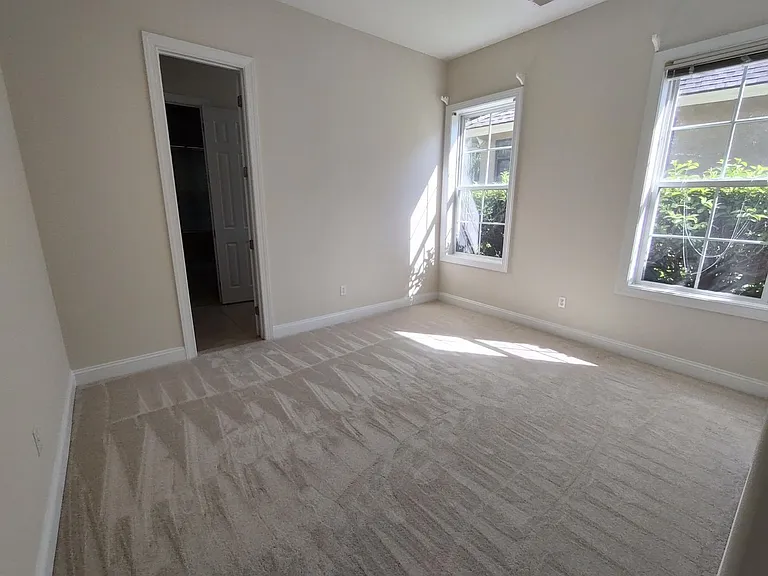 38 Glencairn Ave — Photo 11