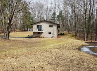 2872 N Lakeview Dr, Sanford, MI 48657