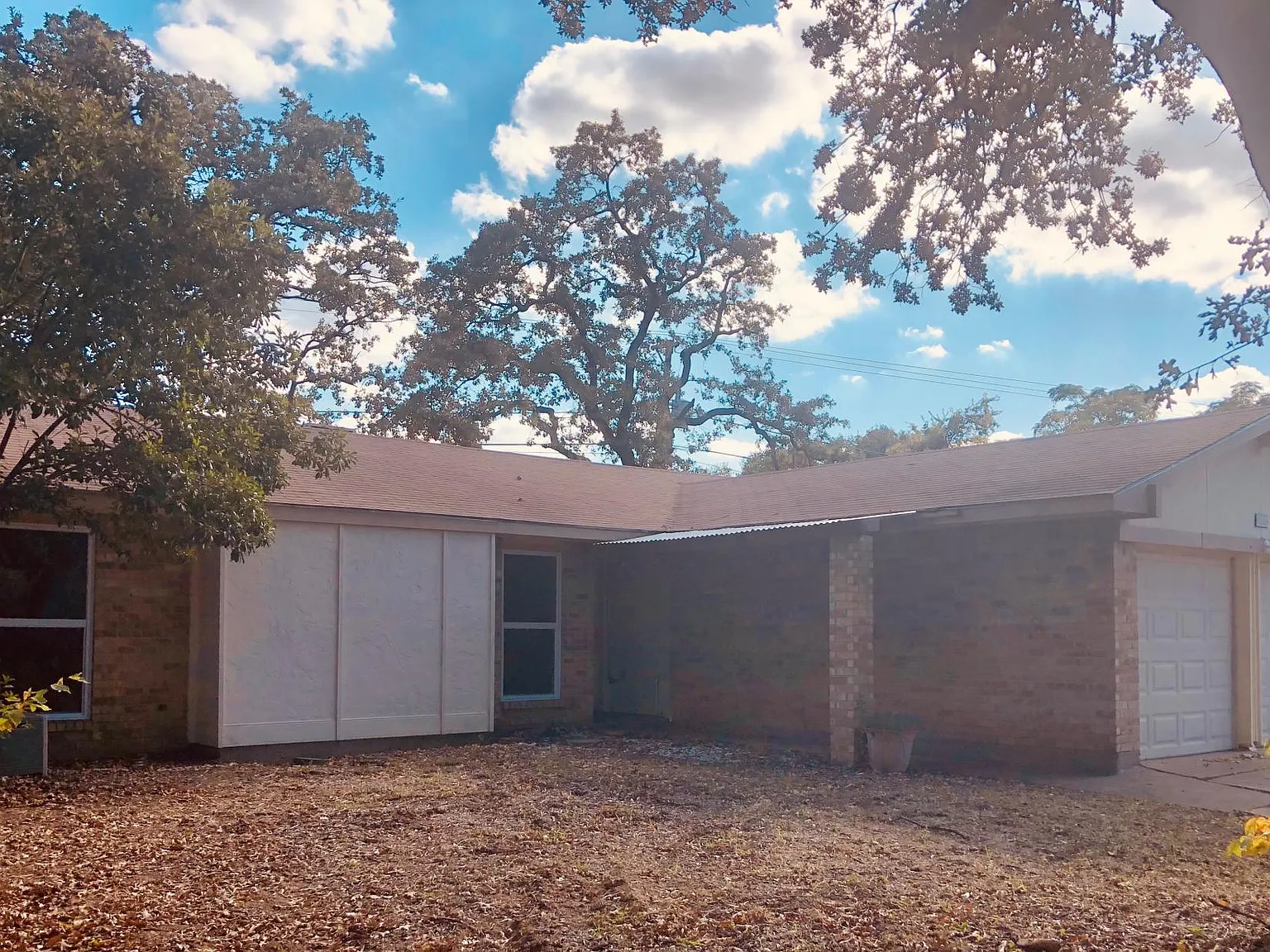 3 bed, 1344 sqft, $2,000 — Photo 2
