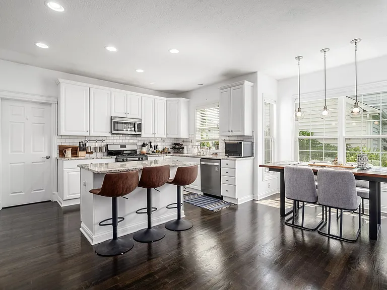 7179 Fernridge Dr — Photo 10