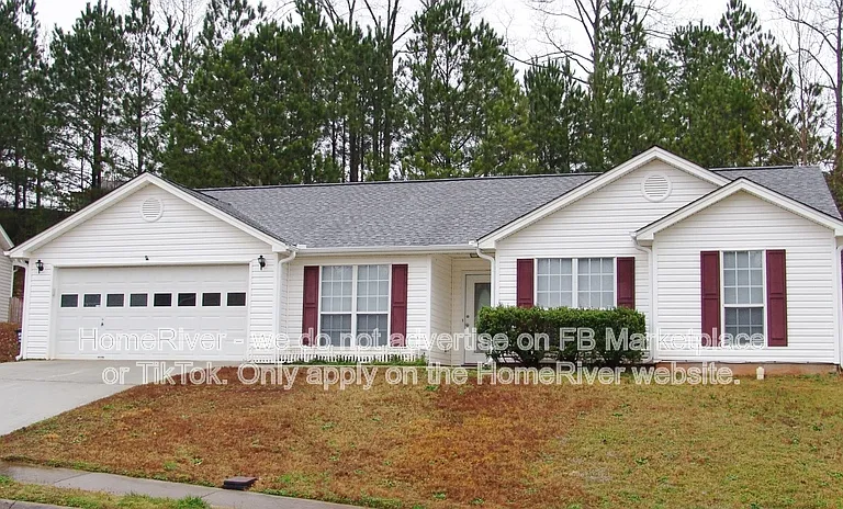 392 Shoal Cir — Photo 1