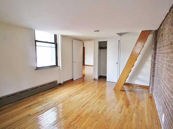 4th image of 320 W 108th St APT 4B