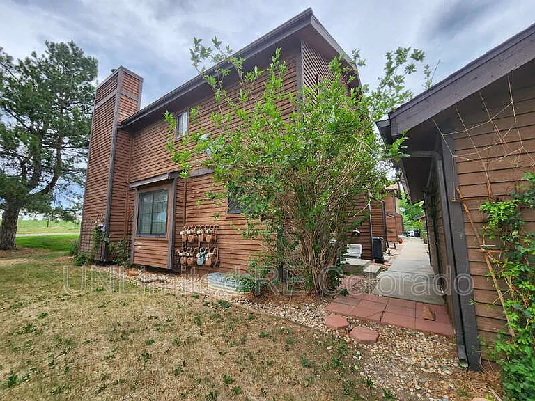 731 Julian Cir — Photo 8