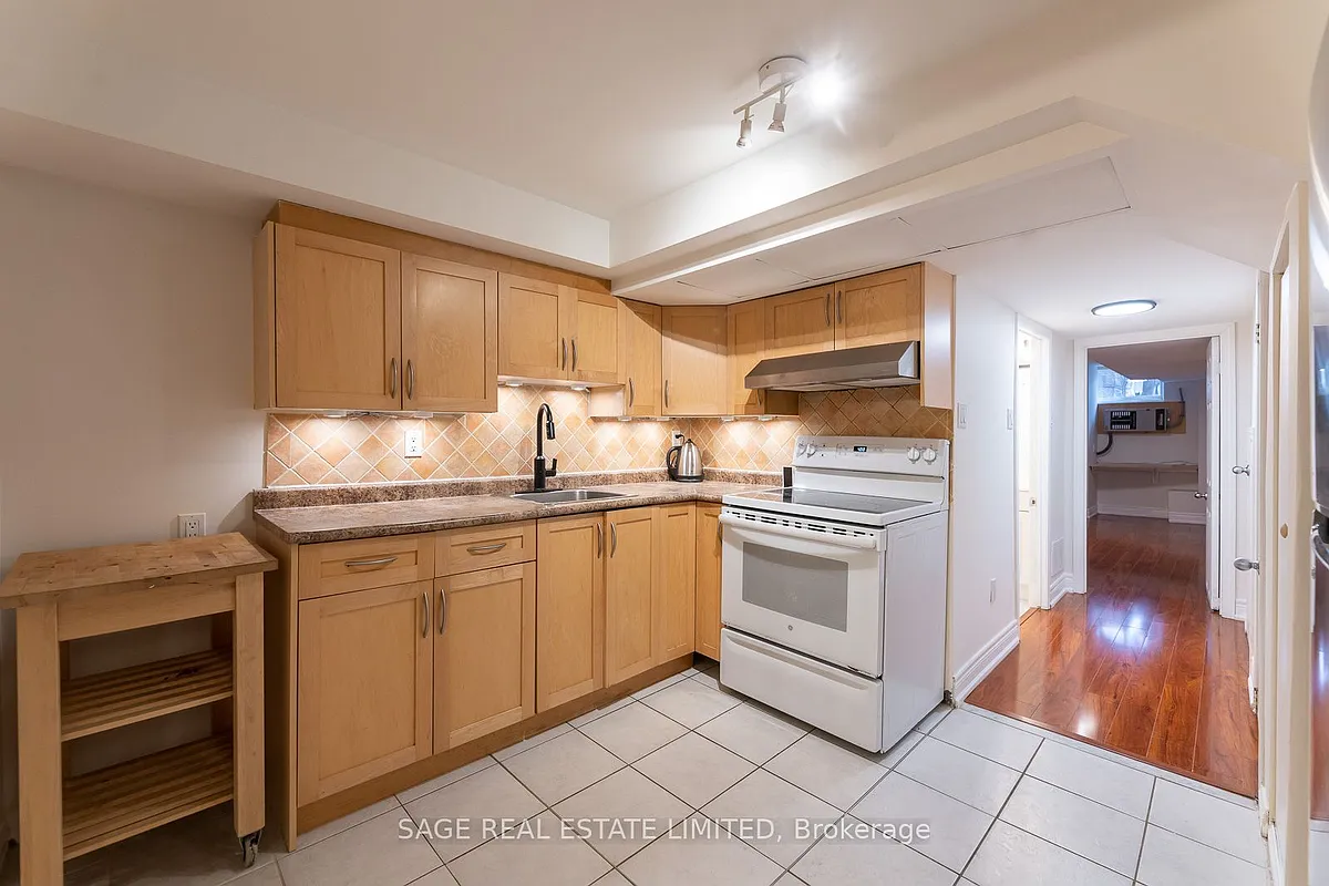 Building Photo - 38 Osler St #BASEMENT