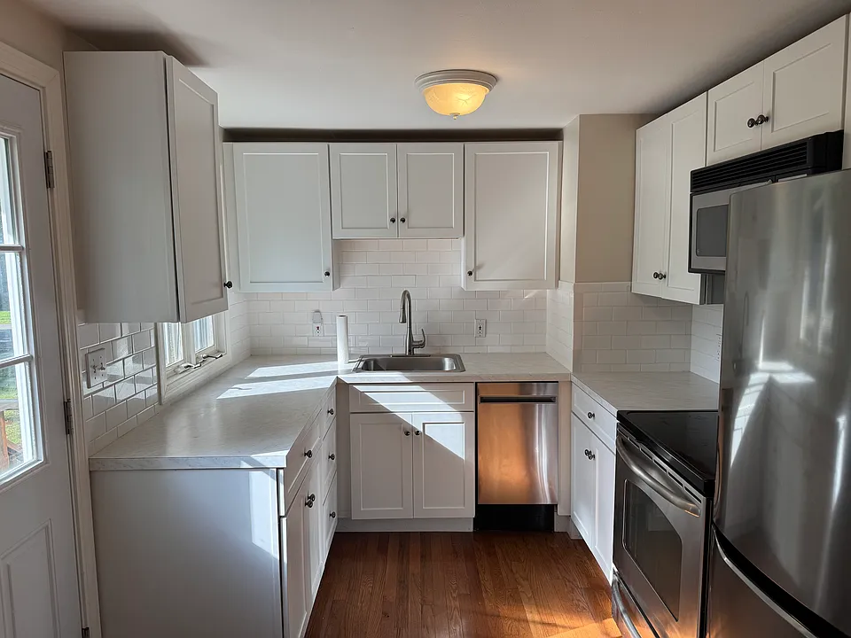 16 Saran Ave #1