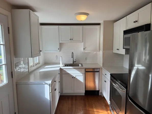 16 Saran Ave #1, Bedford, MA 01730