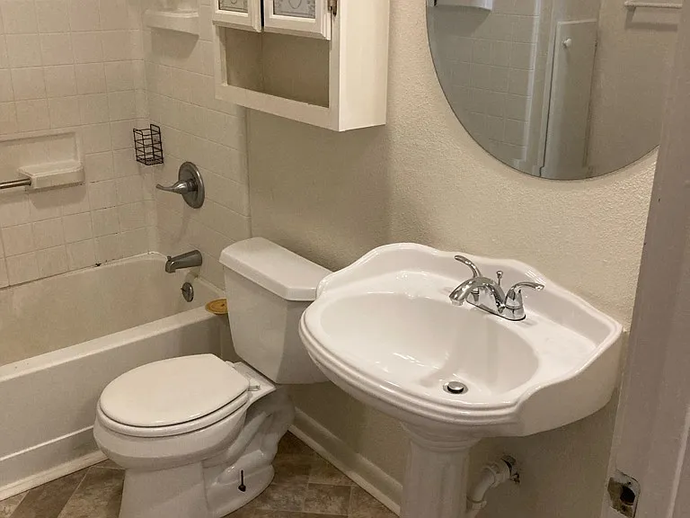 421 Rutherford St — Photo 19