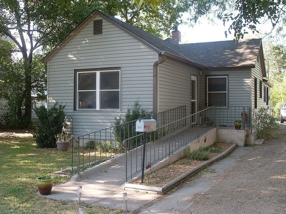 1st image of 317 W 10th St