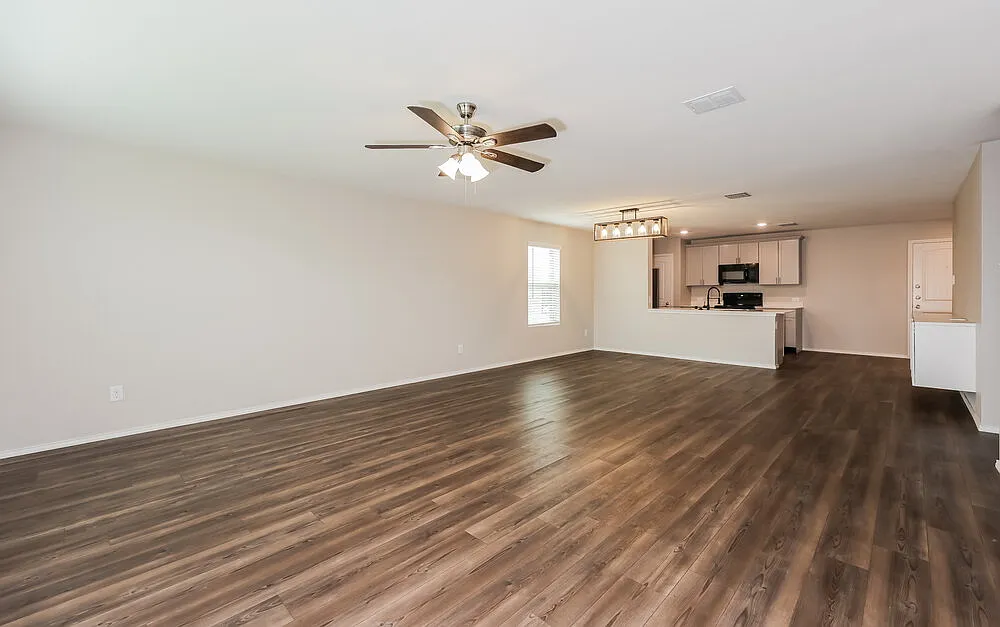 3 bed, 2.0 bath, 1522 sqft, $2,175 — Photo 4