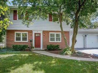 5 W Rand Rd, Villa Park, IL 60181