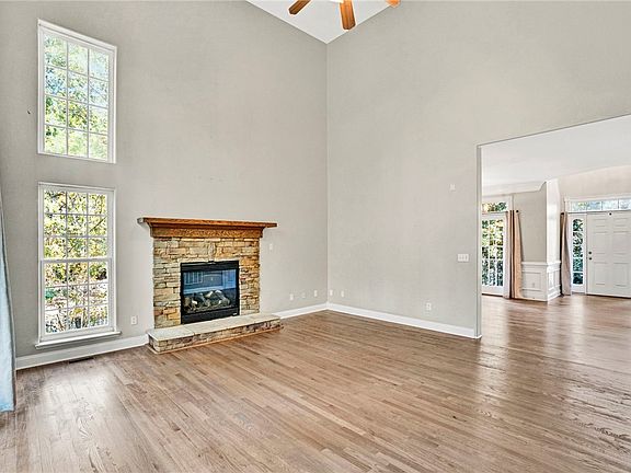 5th image of 104 Ginkgo Ct