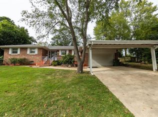 913 E 9th St, Rolla, MO 65401