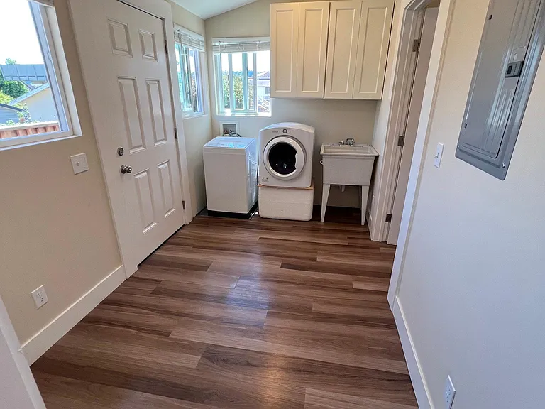 257 Van Buren St #E — Photo 3