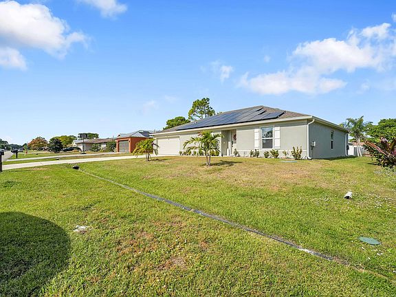 4th image of 457 SE Guava Terrace