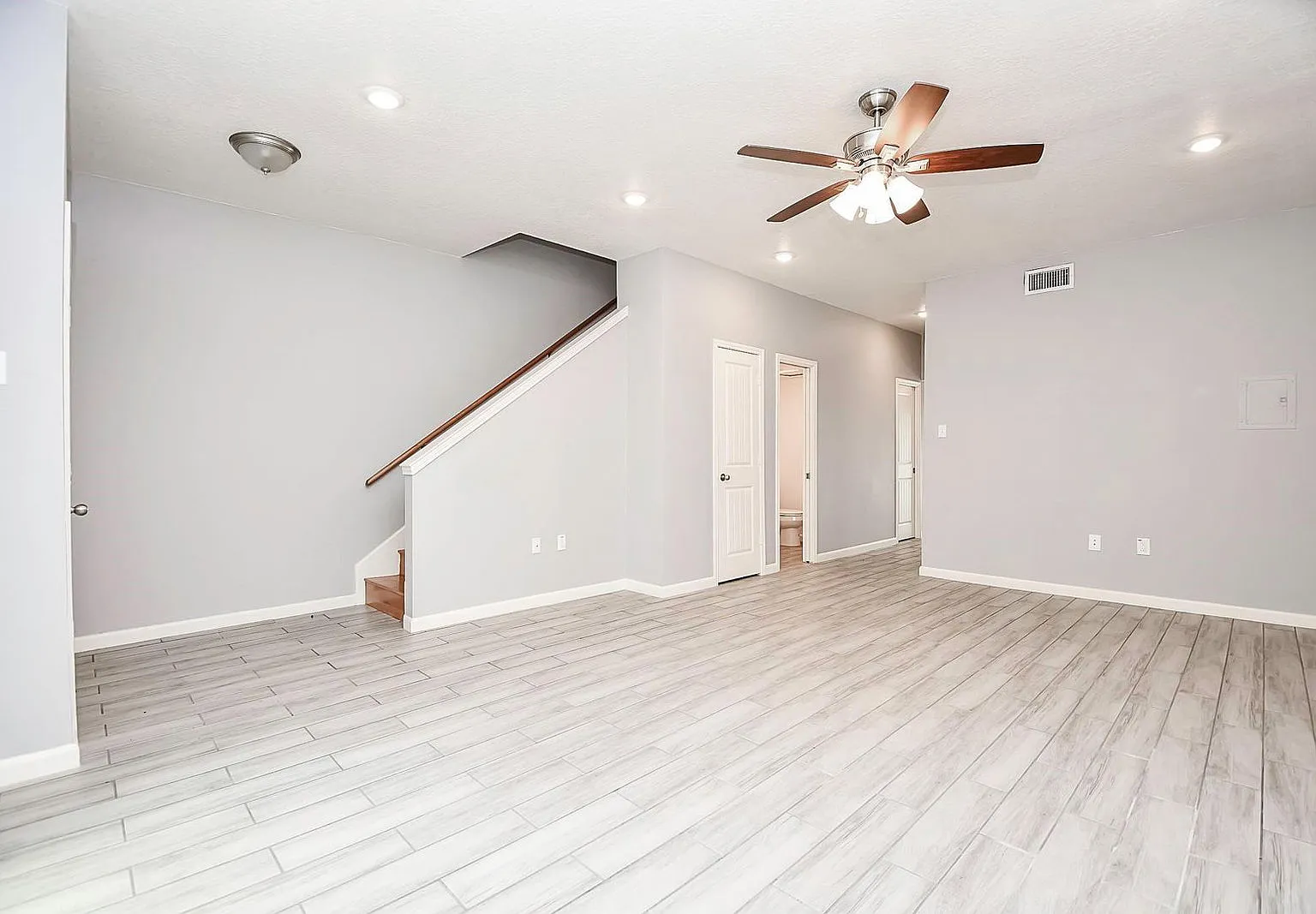 2 bed, 2.0 bath, 1396 sqft, $1,850 — Photo 2