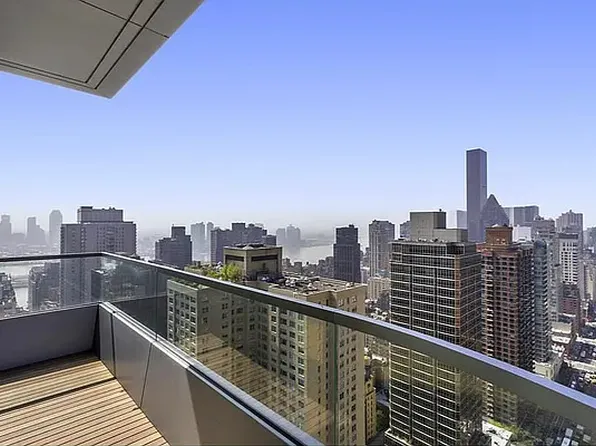 252 East 57th Street 42C image 3 of 14