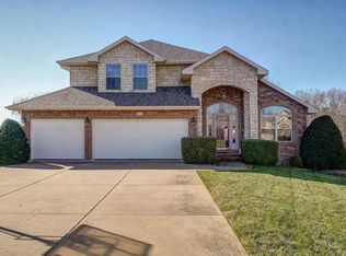 2132 W Melbourne Ct, Springfield, MO 65810