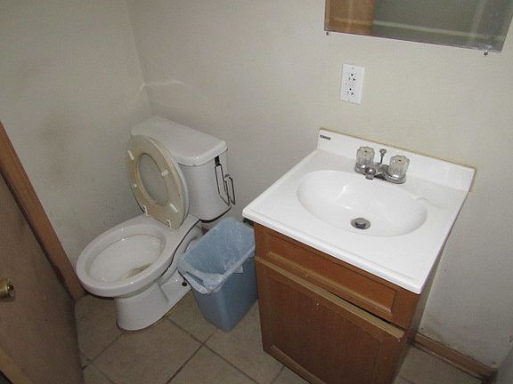 3rd image of 1722 Clifton Ave