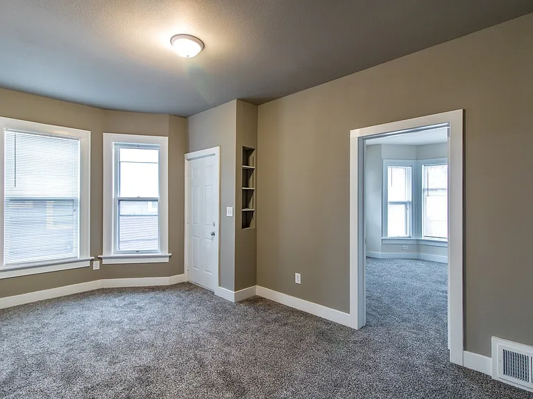 2716 N Murray Ave — Photo 19