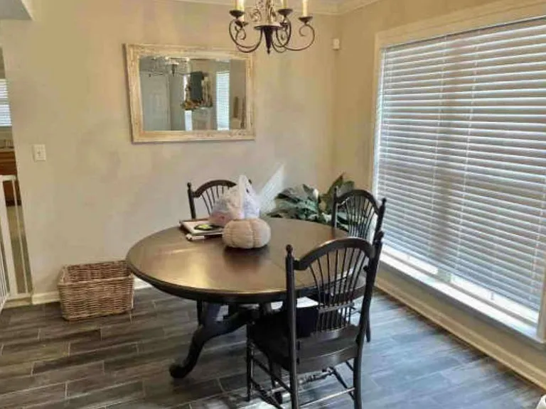 8708 Lindsey Ln — Photo 5