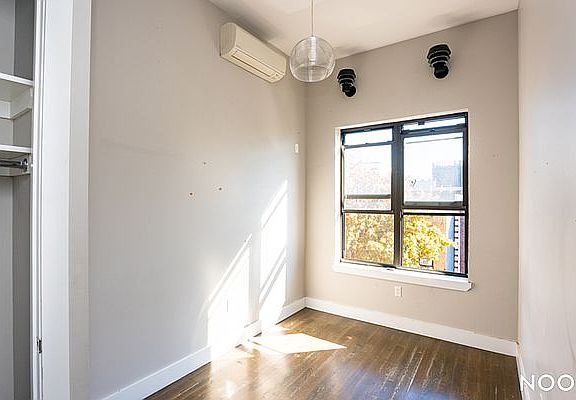 3rd image of 1491 Gates Ave APT 3L