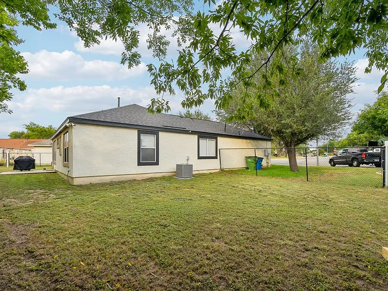 3308 Ross Cv — Photo 30