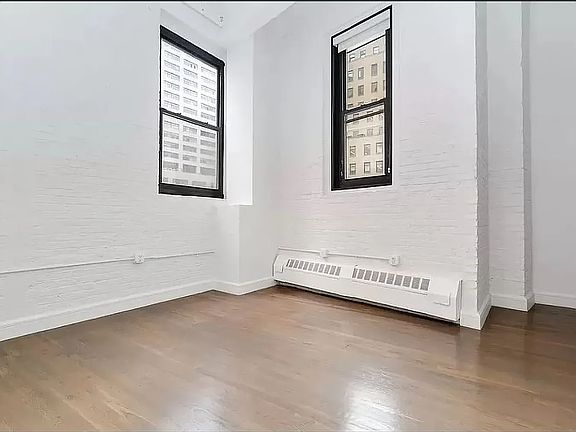 3rd image of 110 Greenwich St APT 5G