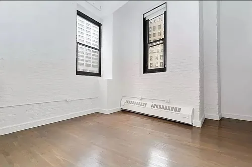 110 Greenwich St Photo 1