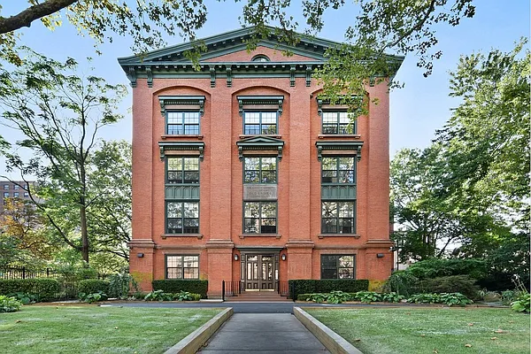 Sold by Stribling | media 8