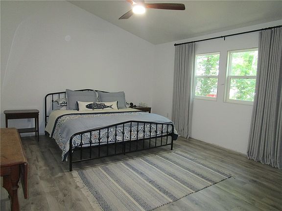 5th image of 19 Oliver Dr