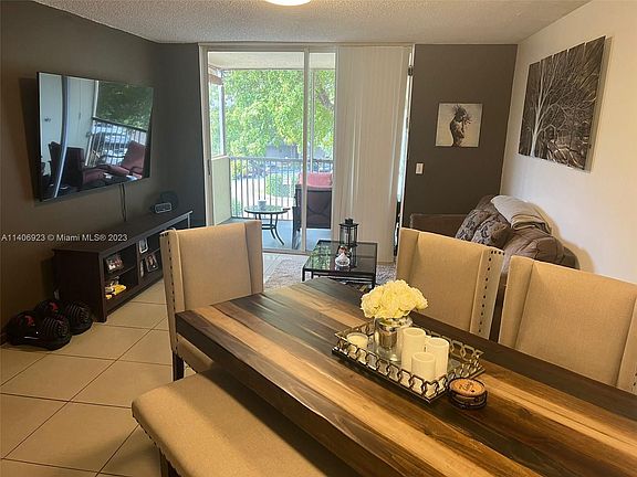 4th image of 8333 Lake Dr APT 301