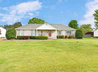 159 Fox Run Dr, Jackson, TN 38305