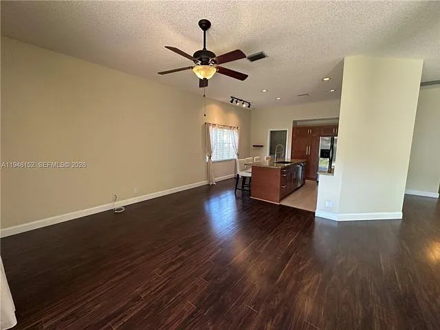 4192 Laurel Ridge Cir #4192 — Photo 8