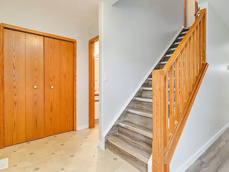 1 Kyte Cres #24-RED — Photo 9