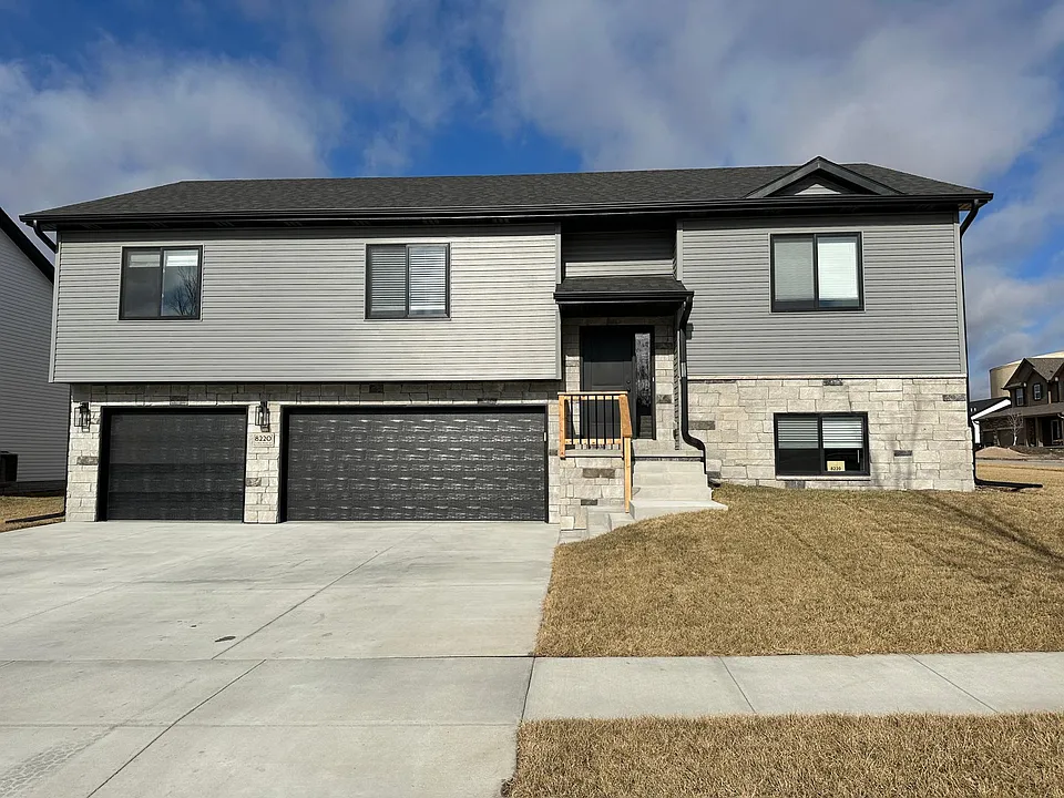 8220 Yankee Woods Dr