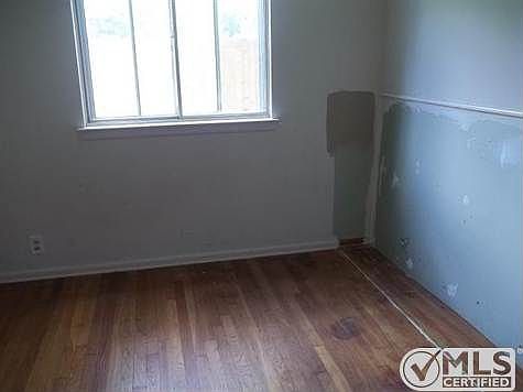 5th image of 1401 Lackland St