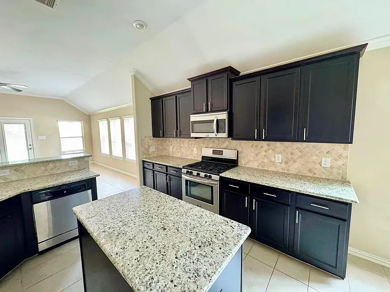 11015 Walts Run Ln — Photo 10