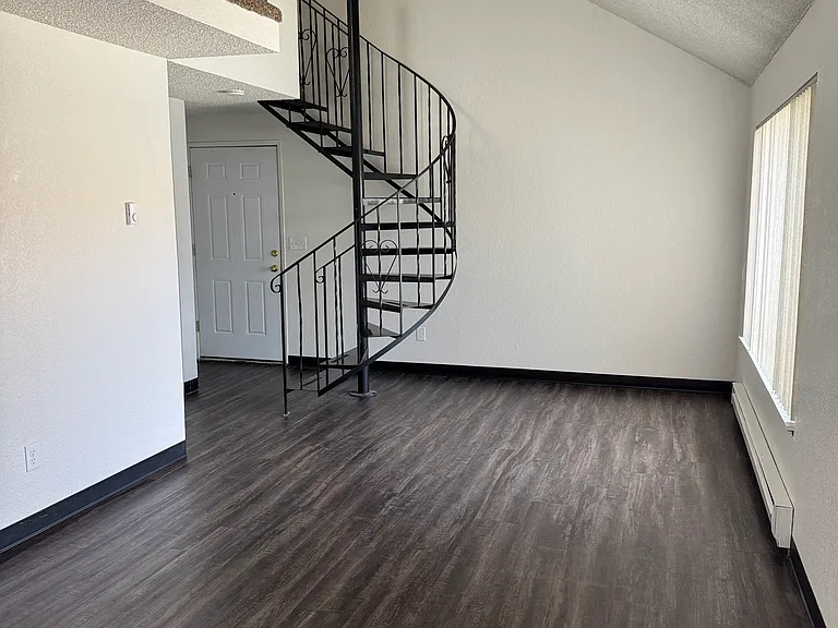 1025 W Entiat Ave #A4 — Photo 5