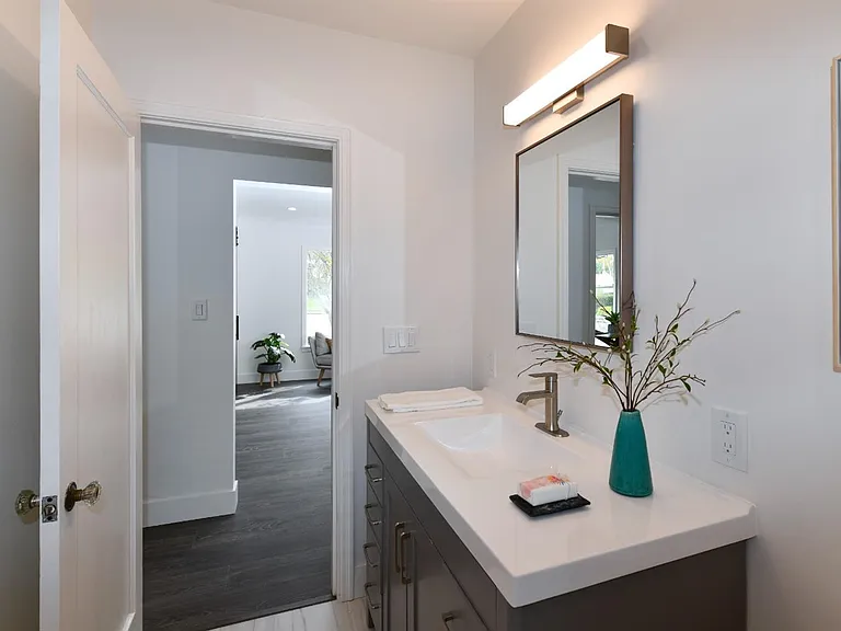1509 Banks Ave — Photo 29
