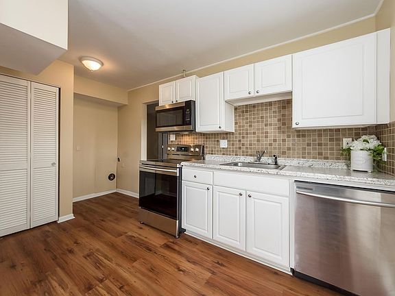 5th image of 5102 Dimson Dr N